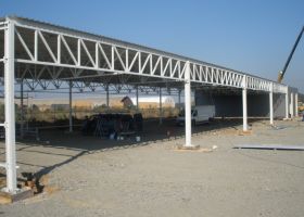 Nezateplená montovaná hala a zateplená výrobní montovaná hala firmy ELPREMONT s.r.o. ve Velké Bystřici u Olomouce I