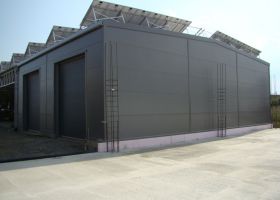 Nezateplená montovaná hala a zateplená výrobní montovaná hala firmy ELPREMONT s.r.o. ve Velké Bystřici u Olomouce