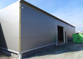 Přístavba montovaného skladu s chladírnou v Brně, Farma Ráječek II