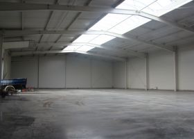 Skladový a výrobní objekt (montovaná hala) ve Frýdku-Místku Pálkovicích. I