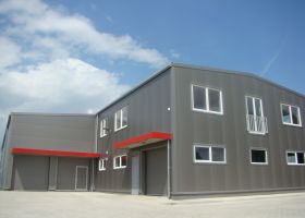 Skladová hala s vestavbou a dvoupodlažní administrativní budova firmy ELEGRIN s.r.o. v Bohušovicích nad Ohří