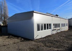 ocelová montovaná výrobní hala LABTECH v Telnici u Brna.