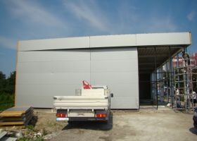 Autosalon Chevrolet - skladová a prodejní hala