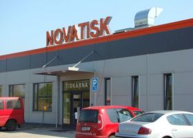 Skladová hala s vestavěnou administrativní budovou NOVATISK a.s.