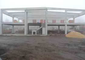 betonová hala s administrativní budovou Thome Lighting s.r.o. v Kamenickém Šenově II