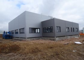 Výrobní  montovaná hala s administrativní budovou u Jihlavy, AVTONE s.r.o.