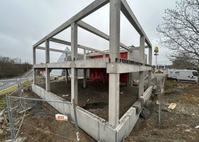 Skladová hala pro podlahové centrum od HAK PROFI