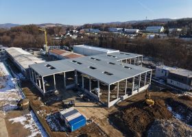 Skladový a výrobní komplex ve Vizovicích od HAK PROFI