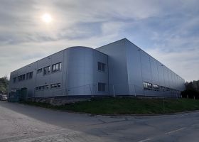 Montovaná hala s oblou stěnou v Brně od HAK PROFI