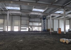 Montovaná logistická hala v Nymburku od prumyslovehaly.cz