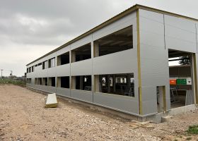 Montovaná hala s betonovou konstrukcí a přípravou pro montáží oken