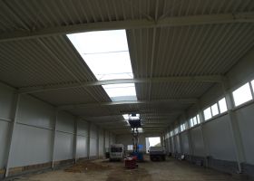 Výrobní hala v Noutonicích