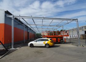 Přístřešek v Uherském Brodě.