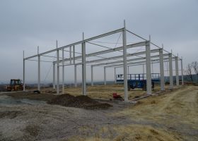 konstrukce skladové montované haly EUROIZOL Jirásek s.r.o.