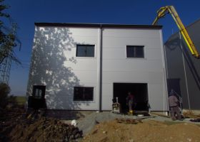 montovaná dílna s administativní budovou, REGUTEC Němčičky