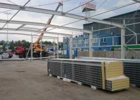 průběh montáže skladové haly ve Frýdku-Místku